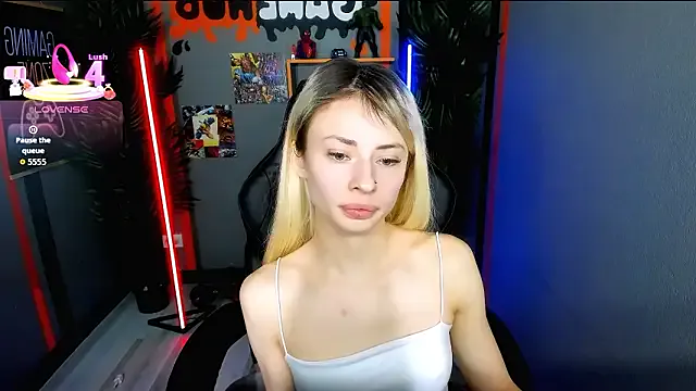 PollyMillees — Freechat on StripChat