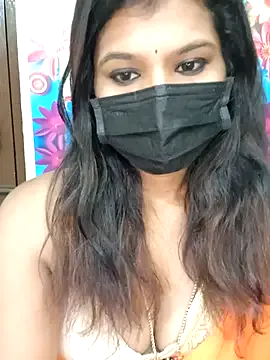 Premalatha_28 on StripChat