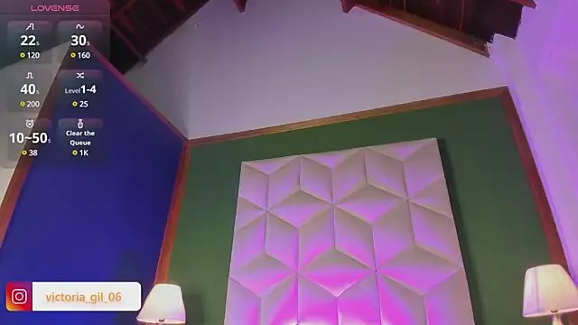 queen__violet on StripChat 