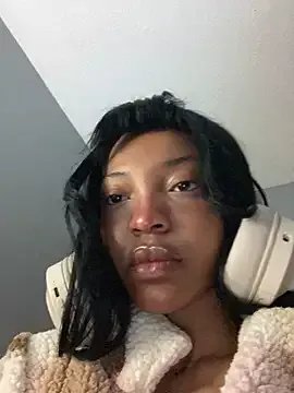 Queenkimi777 on StripChat