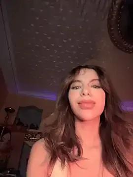 Queentaraf999 on StripChat 