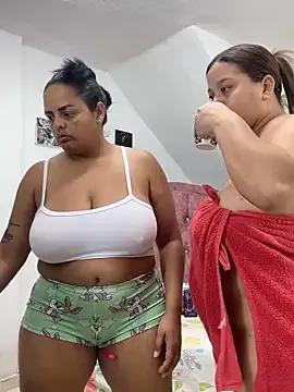 Rossestoner — both girls naked, kissing with tongue 