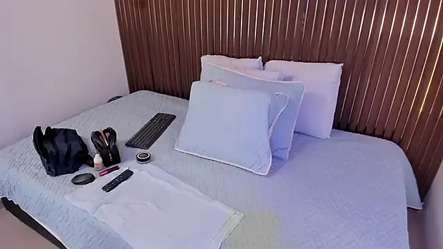 Roxie-NS on StripChat