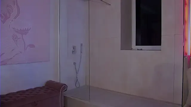 RoxyDoll_ on StripChat