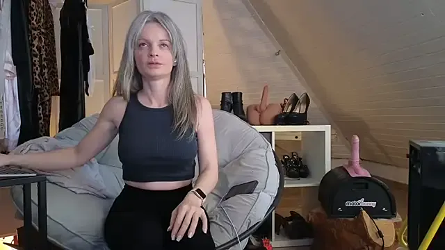 Sabdeluxe on StripChat