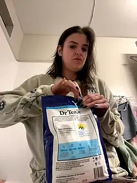 SafeinouterSpace on StripChat