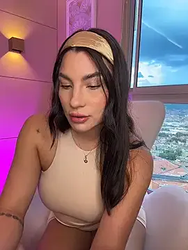 SaharaRush_ on StripChat