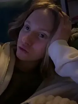 saint_cat25 on StripChat