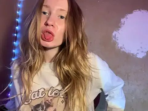 saint_cat25 on StripChat