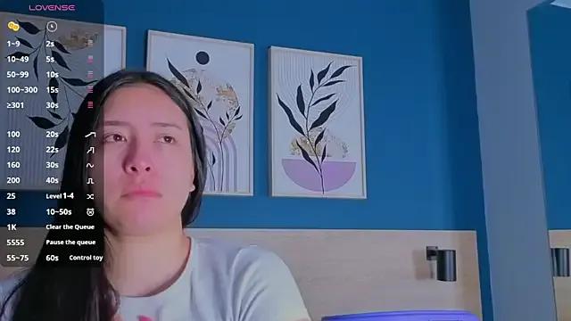 SarahMiler_ on StripChat 