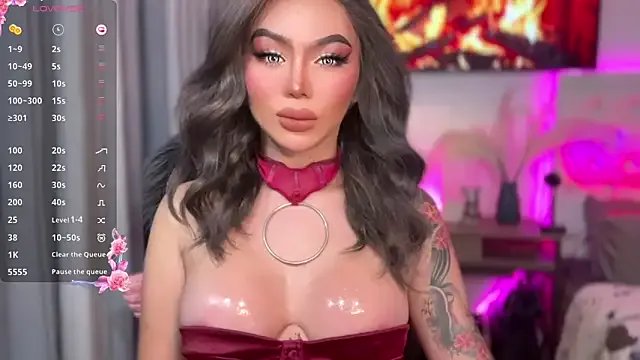 sassy_olivia on StripChat 