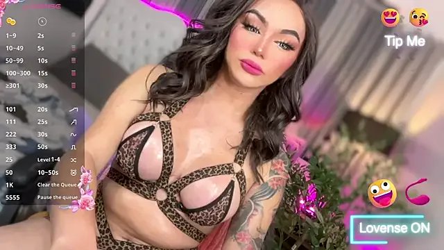 sassy_olivia on StripChat 