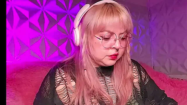 Satyn_doll — Topless