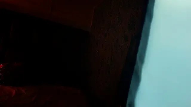 ScarletHoot_ on StripChat