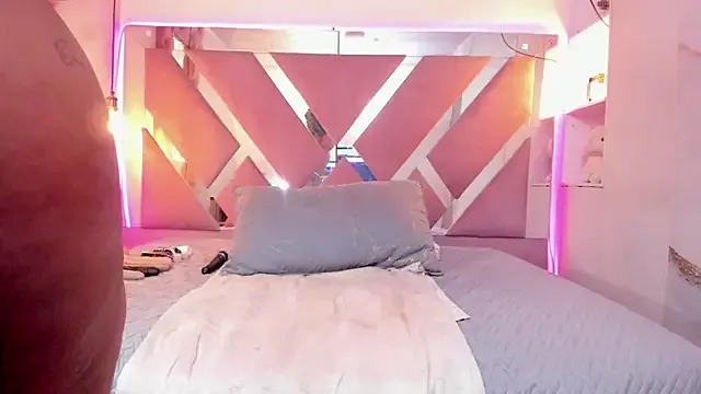 Scarlett-Bonnet on StripChat