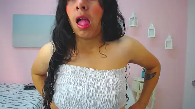 scarlett_clyde — Get me naked + finger my pussy