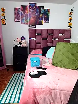 ScarletthJhonson- on StripChat