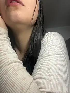 Selena_Roa — Show Tits with saliva 