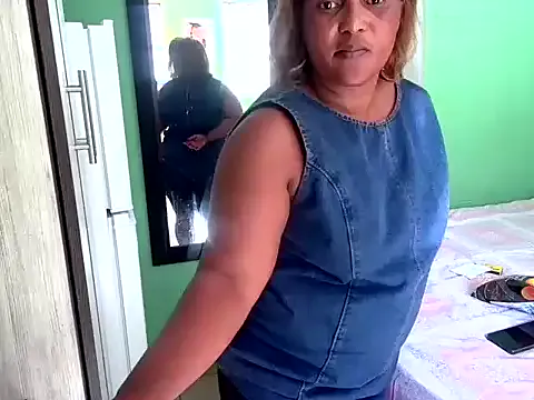 SexyEbony37X on StripChat