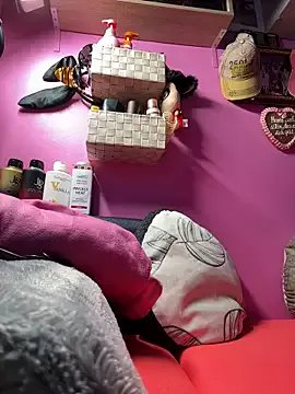 sexymelli18 on StripChat