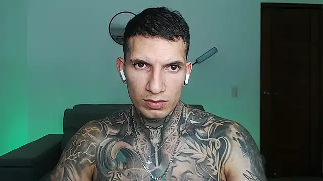 Shane_Clay on StripChat