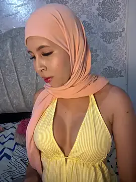 Shann_95 on StripChat