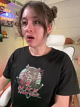 Sharon_07 on StripChat