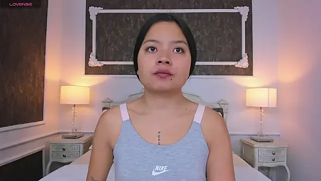 SharonBonet on StripChat