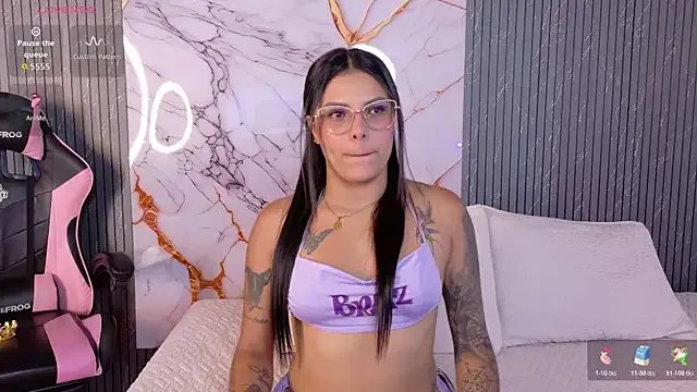 Shasa_8 on StripChat 