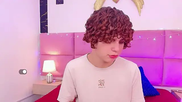 Skyee_angel on StripChat