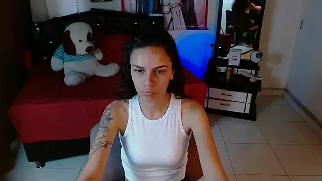 Skylovershot on StripChat