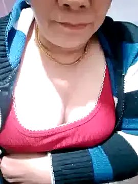 small-house123 on StripChat