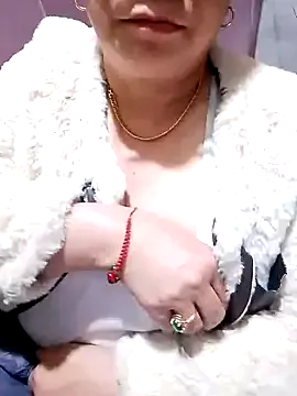 small-house123 on StripChat