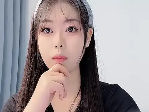 smalldaisy on StripChat