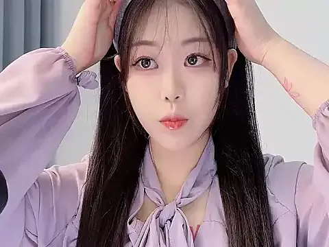 smalldaisy on StripChat