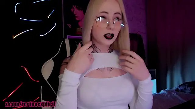 snake__bites on StripChat