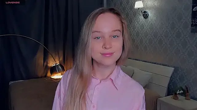 SoonMoor on StripChat