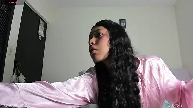 Sophie_moo — Smile+eye contact