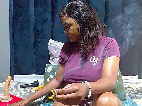 SpicyKitty33 on StripChat