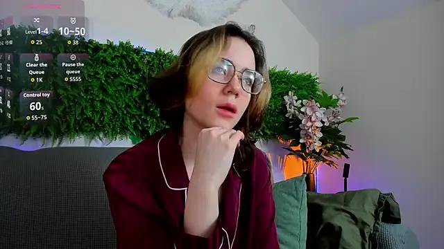 Sunny_Teaze on StripChat 