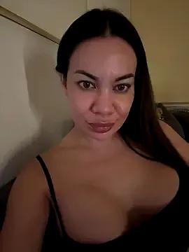 SweetMeiiii on StripChat 
