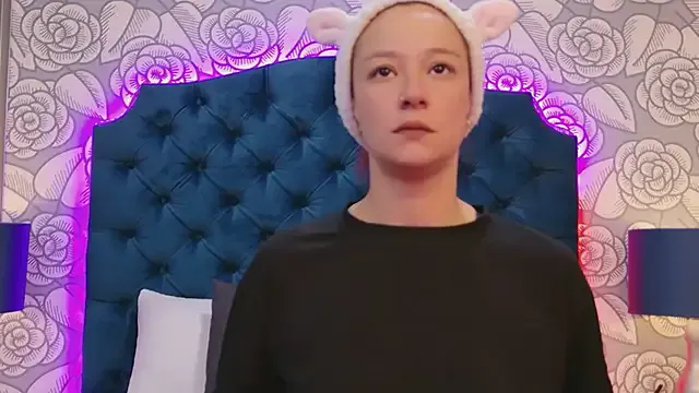 TaniaBlaze — Deepthroat & vape 