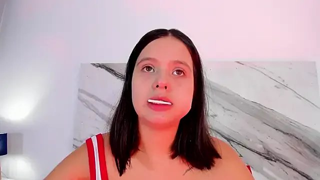 thamiina_ on StripChat