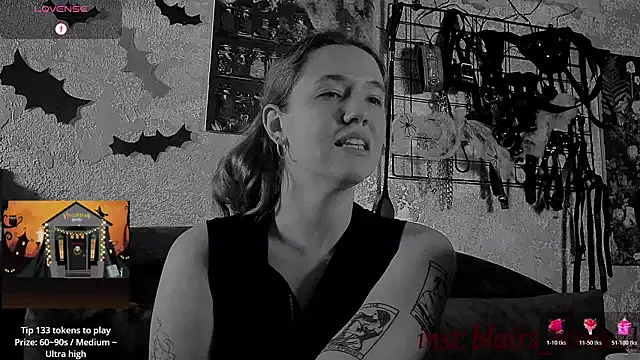 the_high_priestess on StripChat