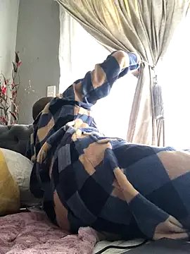 TheeRealShow on StripChat