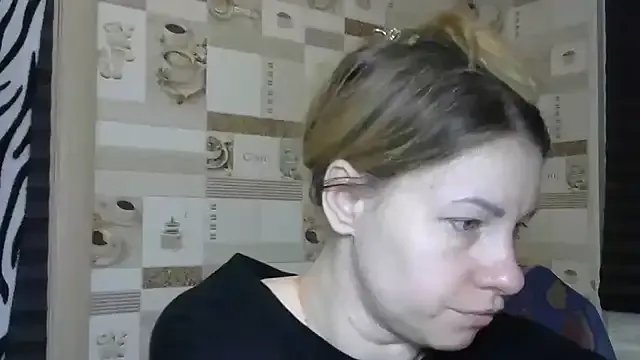 TherestlessKitty on StripChat