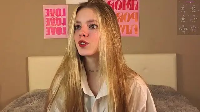 TiffinyMergist on StripChat