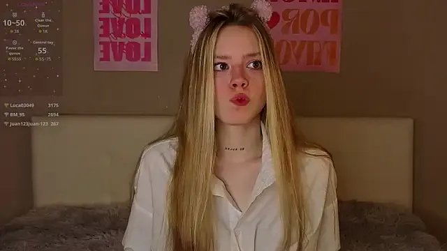 TiffinyMergist on StripChat