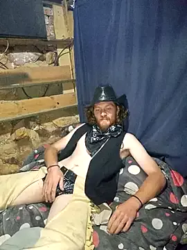 untamedredsnake on StripChat