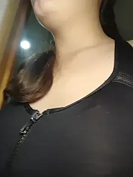 Vale_Saenzz on StripChat